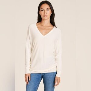 Minnie Rose Silk V Neck Sweater XS White Coastal Minimal Chic Quiet Luxury Cozy